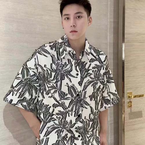 루이비통  남여공용  반팔  M10244