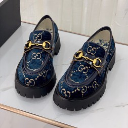 구찌 신상 로퍼 ‎602497 네이비