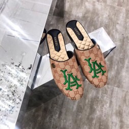 구찌 여성용 신상 가죽 슬리퍼 397682