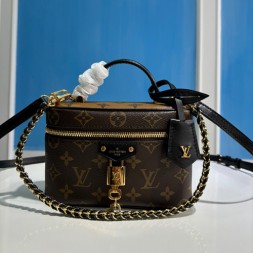 루이비통 베니티 체인 파우치 M47125