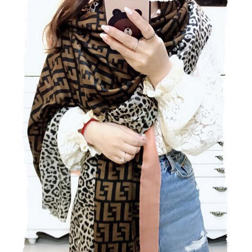 펜디 신상 스카프 FD70211