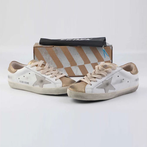 골든구스 남여공용 신상 스니커즈 G305954