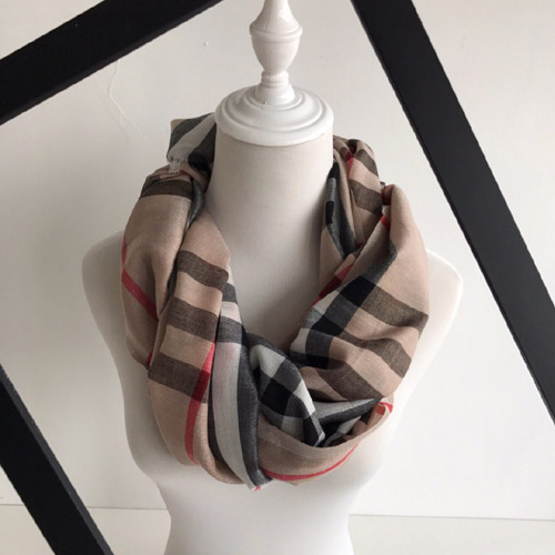 버버리 신상 스카프 BB3640