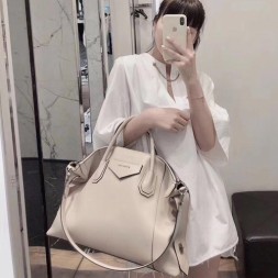 지방시 미디엄 안티고나 소프트 백 WD001 베이지