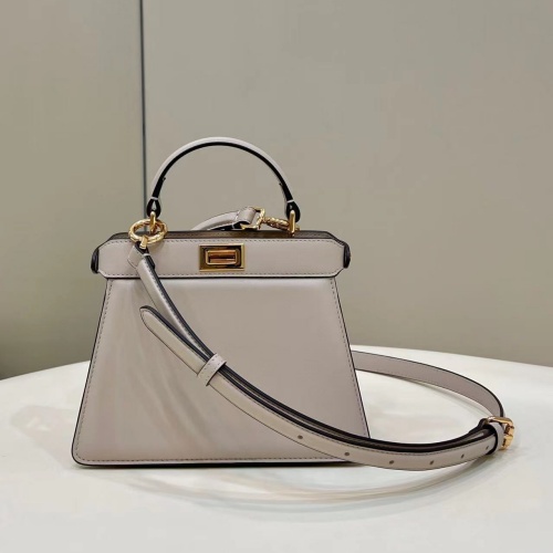 펜디 피카부 I See U 쁘띠 8BN335-2