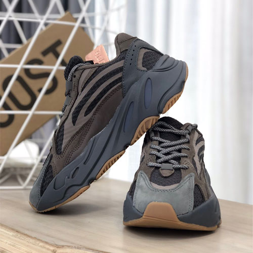 아디다스 남여공용 이지부스트 700 18128-2