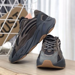 아디다스 남여공용 이지부스트 700 18128-2