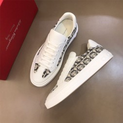 페레가모 남성용 신상 스니커즈 F38086
