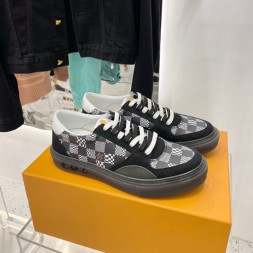 루이비통 남여공용 스니커즈 M0369-4