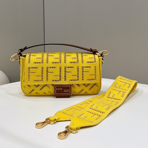 펜디 자수 캔버스 미듐 바게트백 8BR602 옐로우