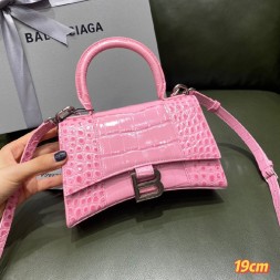 발렌시아가 아워글래스 탑 핸들 백 XS 592833 악어무늬 핑크 은장