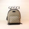 구찌 벌 모양의 GG 수프림 백팩 427042
