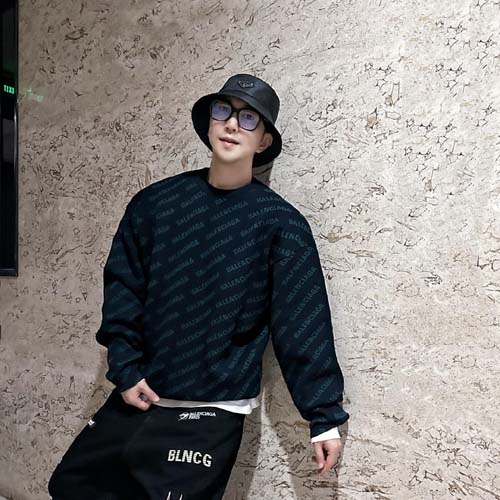 발렌시아가  남여공용 니트  528771