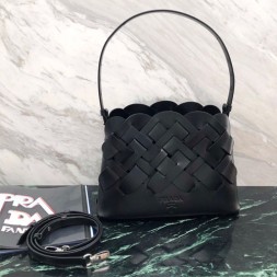 프라다 인트레치오 가죽 탑핸들백 1BA290 블랙