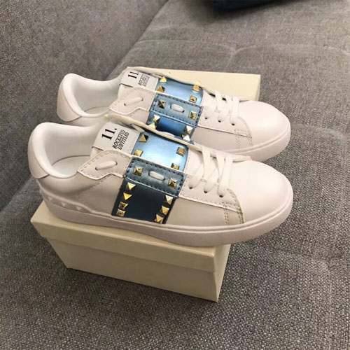 발렌티노 락스터드 남여공용 신상 스니커즈 NW50048 화이트&블루