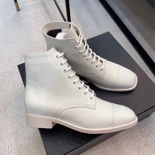 샤넬 신상 앵글부츠 G34265 화이트