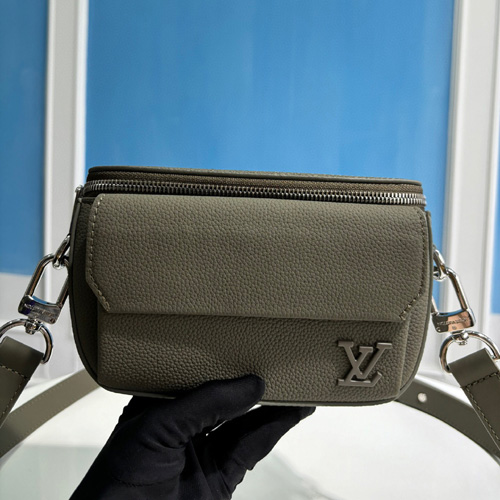 루이비통 파일럿 웨어러블 월릿 M83560 그린