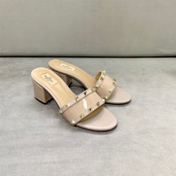 발렌티노 신상 슬리퍼 2S0S33