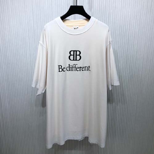 발렌시아가  남여공용 반팔  528783