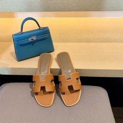 에르메스 오란 샌들 H35110-7 (한치수 작게 나옴)