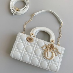 디올  LADY D-JOY 스몰백 M0613 화이트