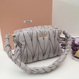 미우미우 마테라세 메가백 5BC022 그레이