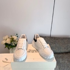 알렉산더 맥퀸  남여공용 스니커즈  586435-3