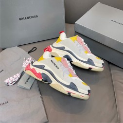 발렌시아가 남여공용 신상 트리플S 604900-13