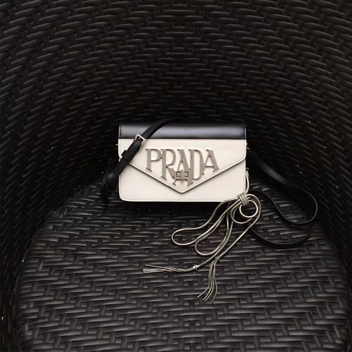 프라다 신상 가죽 숄더백 1BD101 화이트&블랙