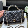 샤넬 22A WOC 탑핸들백 AP2844 램스킨 블랙