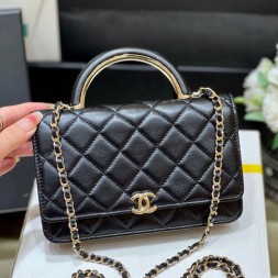 샤넬 22A WOC 탑핸들백 AP2844 램스킨 블랙