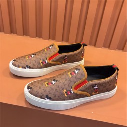 구찌 남성용 신상 스니커즈 620260