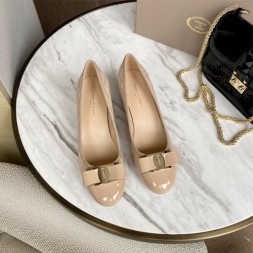 페레가모 신상 로퍼 F38099 베이지