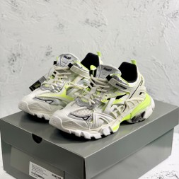 발렌시아가 남여공용 운동화 656080-6