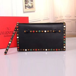 발렌티노 락스터드 미듐 클러치백 PW0B0399 블랙