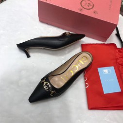 구찌 주미 가죽 슬라이드 577053 블랙