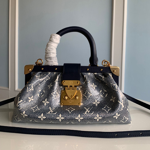 루이비통 모노그램 클러치 M46544