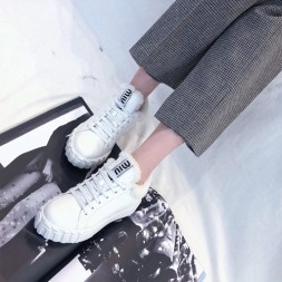 미우미우 신상 스니커즈 57206 화이트