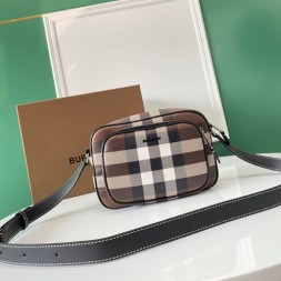 버버리 남여공용  크로스백 80441780