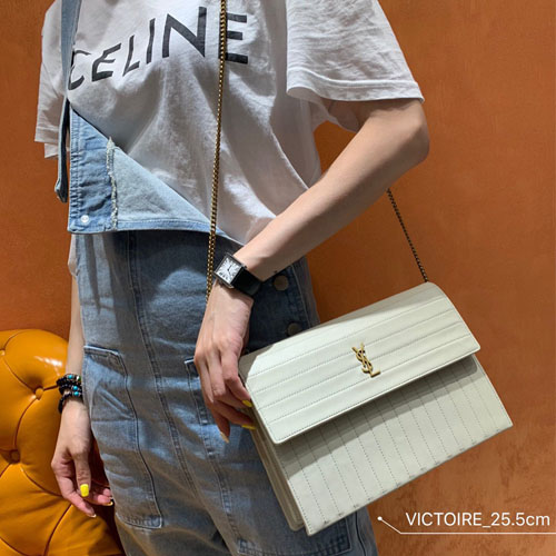 입생로랑 크링클드 빅투아르 체인 백 555085 화이트