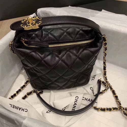 샤넬 신상 스몰 호보백 AS1745 램스킨 블랙