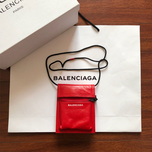 발렌시아가 익스플로러 파우치 스트랩 백 936801 레드