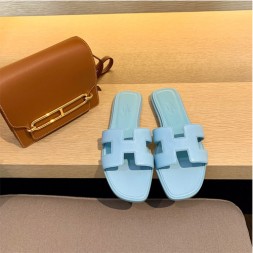 에르메스 오란 샌들 H35110-10 (한치수 작게 나옴)