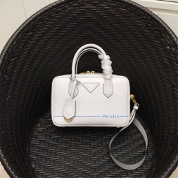 프라다 스몰 레더 토트 백 1BB049 화이트