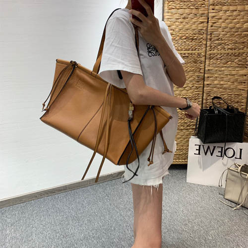 로에베 가죽 쿠션 토트백 526176 브라운