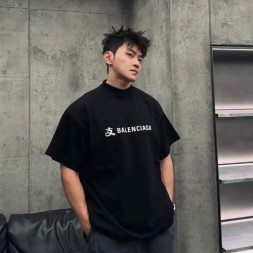 발렌시아가 남여공용 반팔 528803