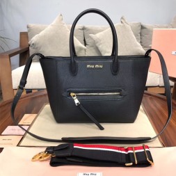 미우미우 신상 로고 토트 숄더백 5BG137 블랙