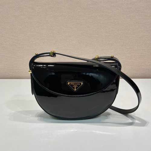 프라다 페이턴트 가죽 숄더백 1BD349 블랙