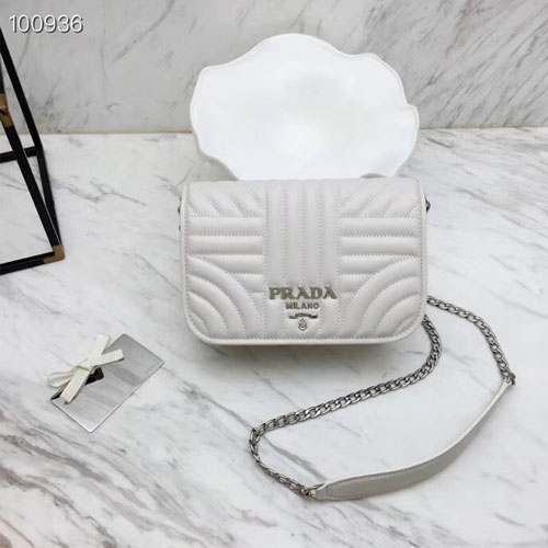 프라다 다이어그램 체인 크로스백 1BP013 화이트