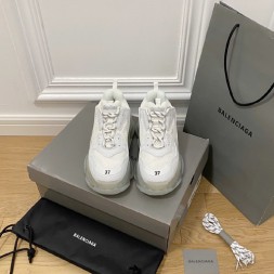 발렌시아가 남여공용 신상 트리플S  653818-8